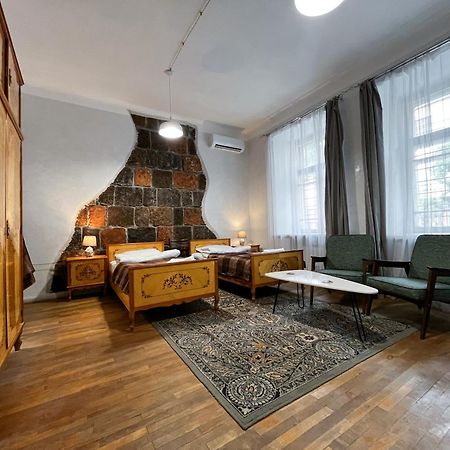 Apartments Pushkin Street 耶烈万 外观 照片