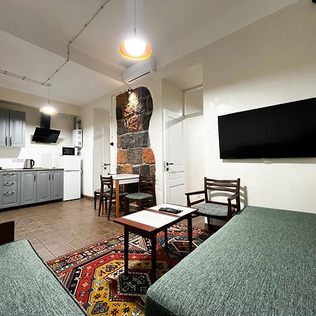 Apartments Pushkin Street 耶烈万 外观 照片