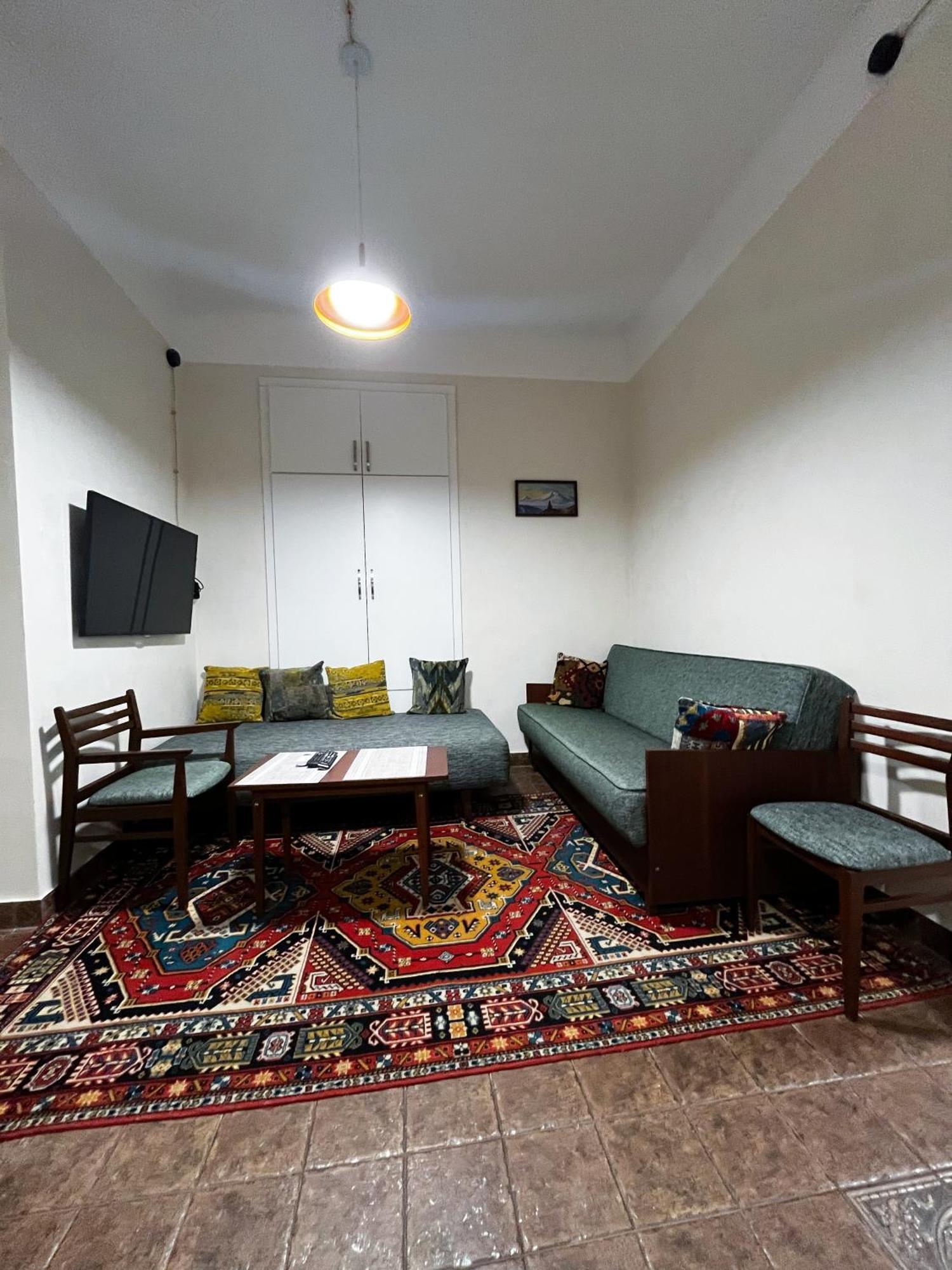 Apartments Pushkin Street 耶烈万 外观 照片