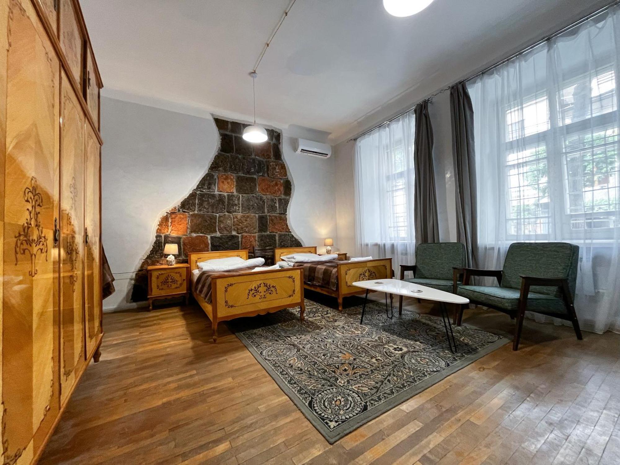 Apartments Pushkin Street 耶烈万 外观 照片