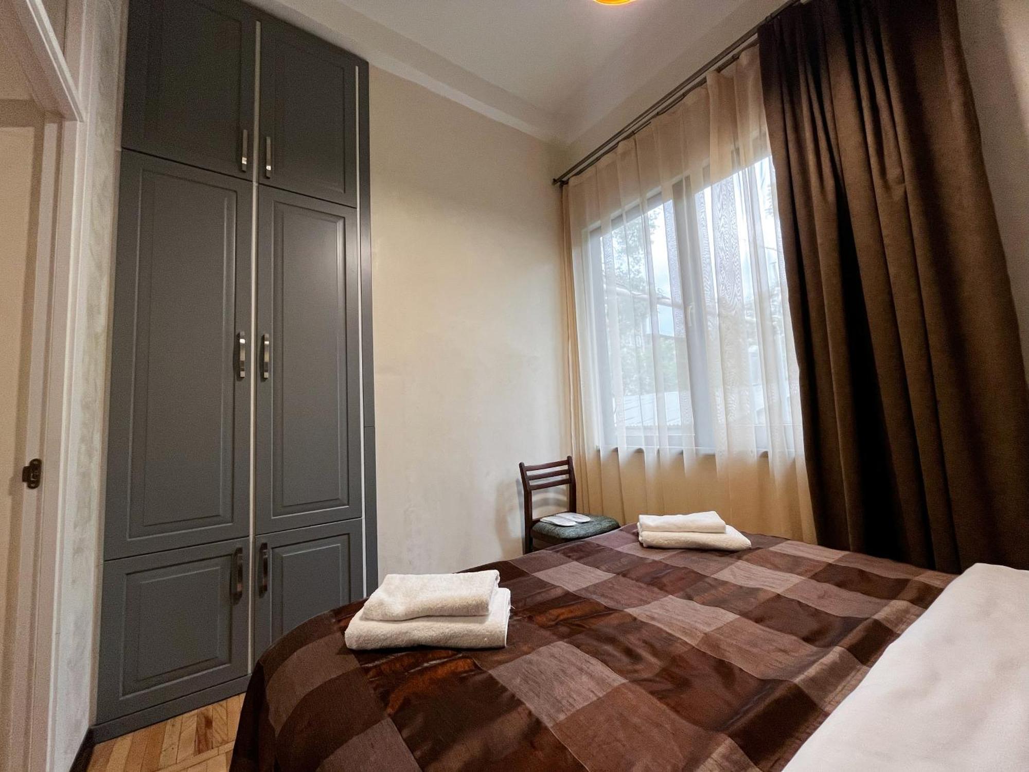 Apartments Pushkin Street 耶烈万 外观 照片