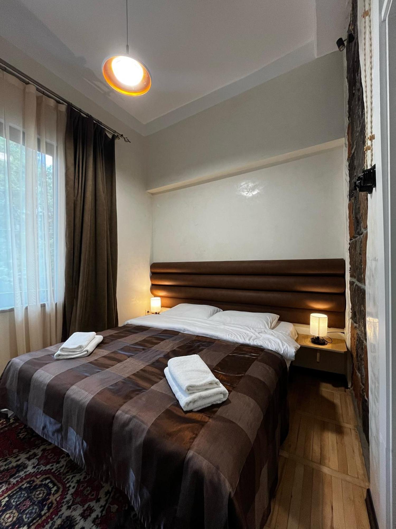 Apartments Pushkin Street 耶烈万 外观 照片