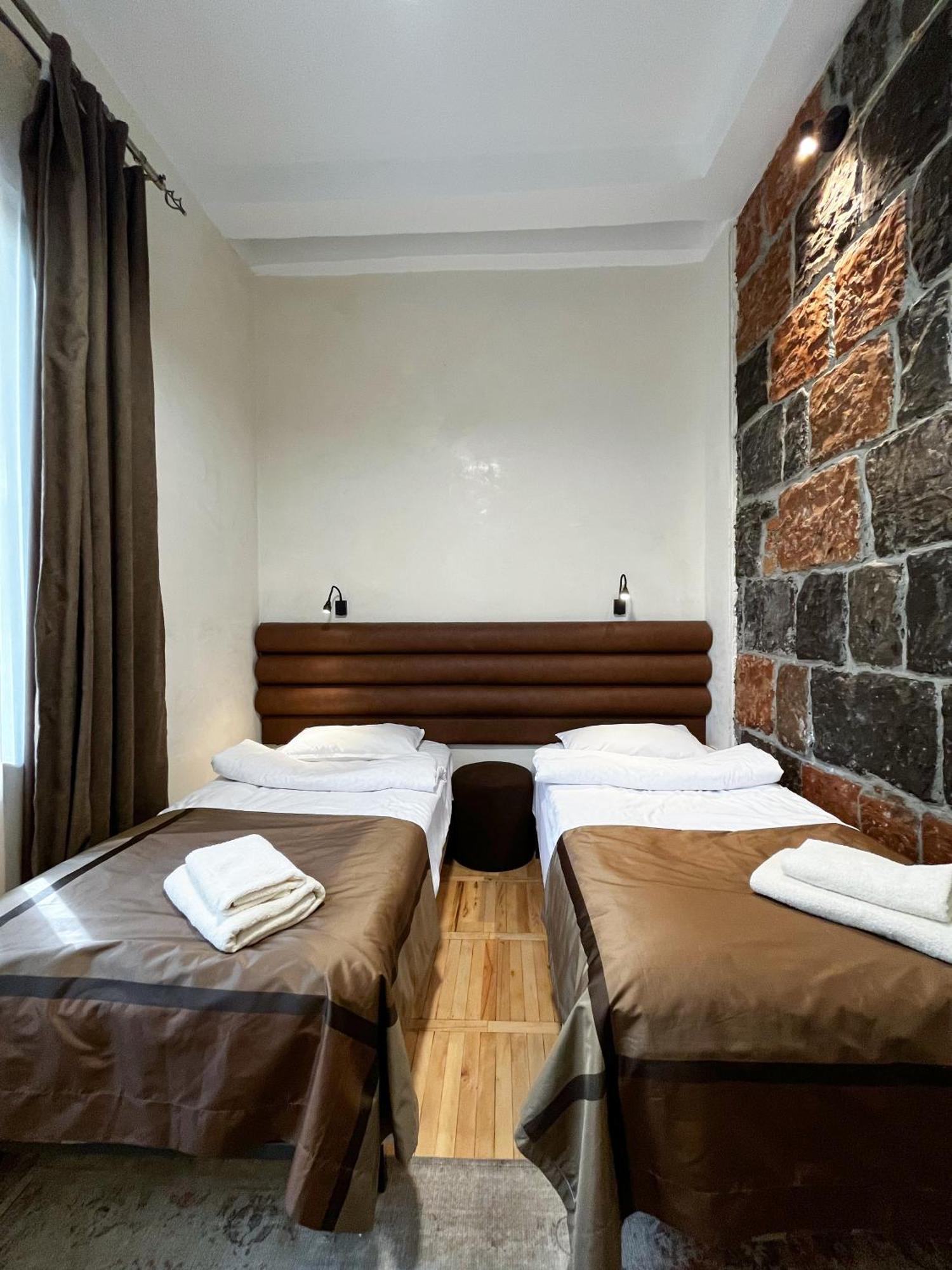 Apartments Pushkin Street 耶烈万 外观 照片