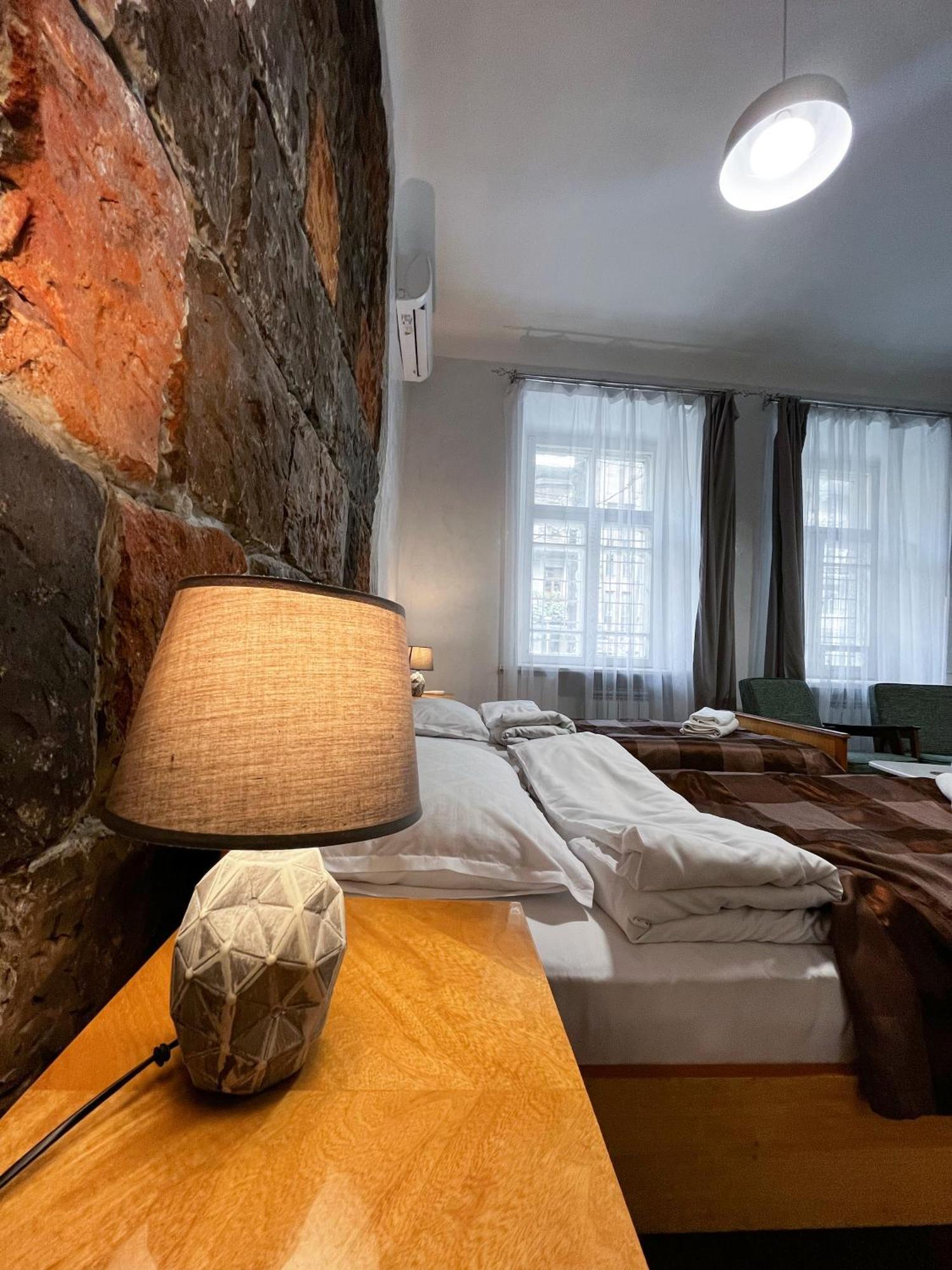Apartments Pushkin Street 耶烈万 外观 照片